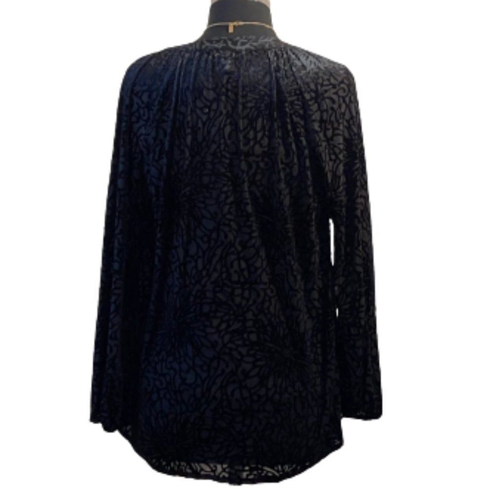 🆕Intro. Stretch Petite Black Top size PM - Picture 2 of 5